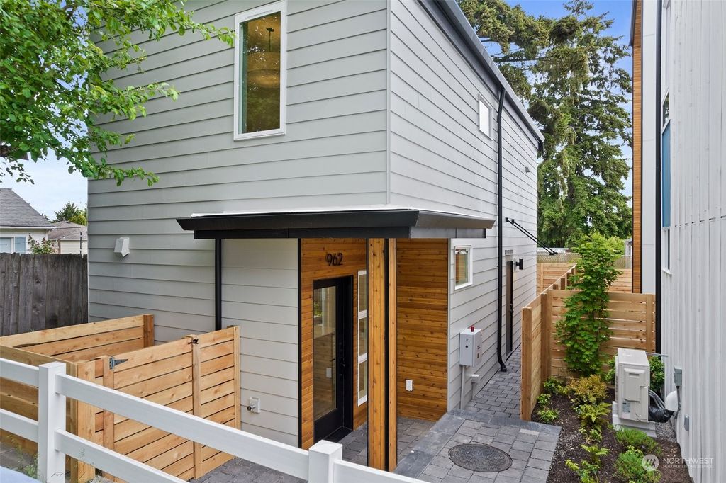 Photo of 962 NW 96th Street, Seattle, WA 98117 (MLS # 2255425)