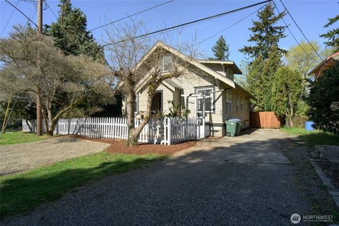 Photo of 1502 E Maplewood Avenue, Bellingham, WA 98225 (MLS # 2505307)