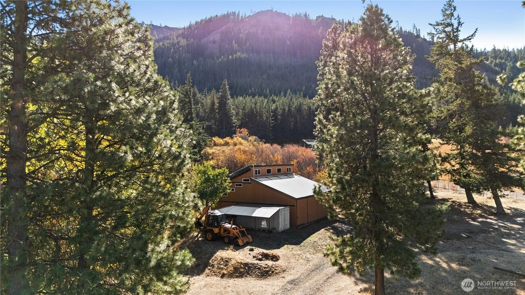 Photo of 601 Kretschman Drive, Cle Elum, WA 98922 (MLS # 2496829)