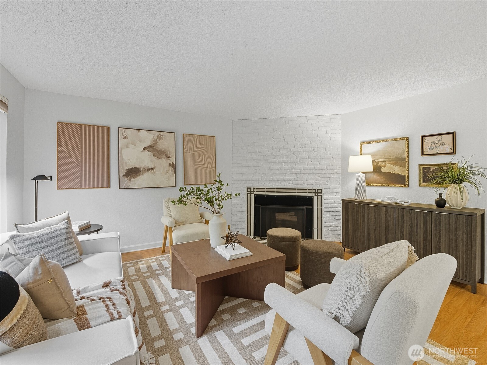 8937 Ravenna Avenue NE