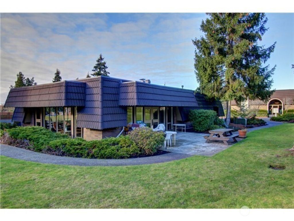 Photo of 11010 NE 68th St St #611, Kirkland, WA 98033 (MLS # 2345366)