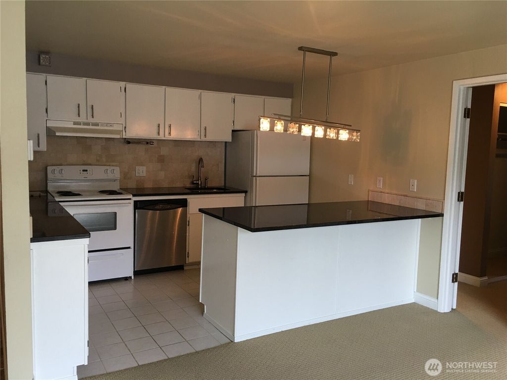 Photo of 11010 NE 68th St St #611, Kirkland, WA 98033 (MLS # 2345366)