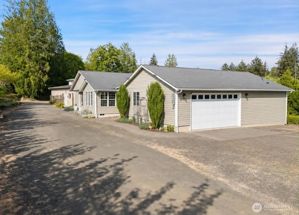 Photo of 171 E Rauschert Road, Grapeview, WA 98546 (MLS # 2523725)