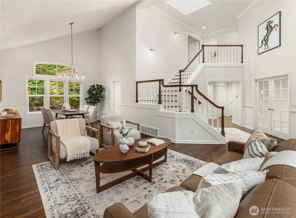 Photo of 8841 SE 37th Street, Mercer Island, WA 98040 (MLS # 2495299)