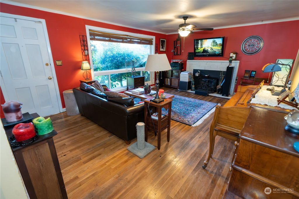 Photo of 13757 Ashworth Avenue N, Seattle, WA 98133 (MLS # 2185731)