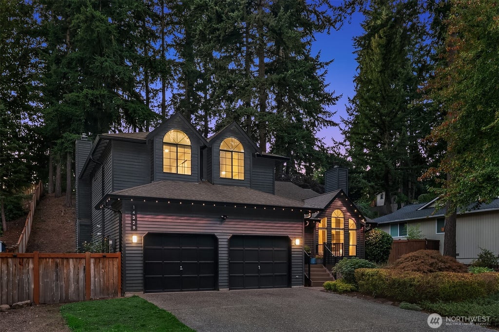 Photo of 14329 166 Place SE, Renton, WA 98059 (MLS # 2583398)