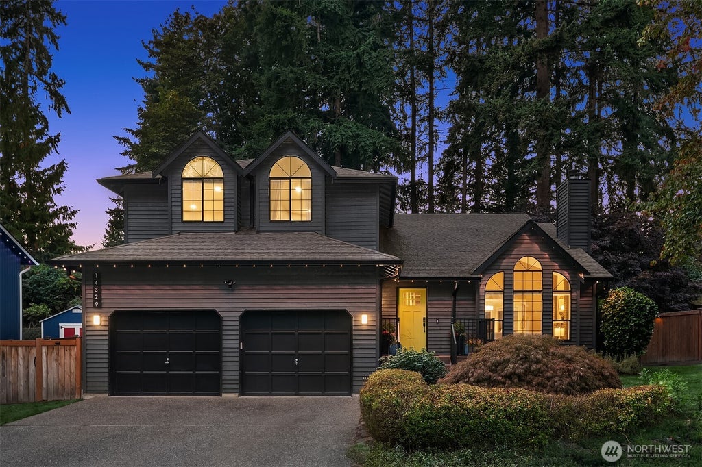 Photo of 14329 166 Place SE, Renton, WA 98059 (MLS # 2583398)