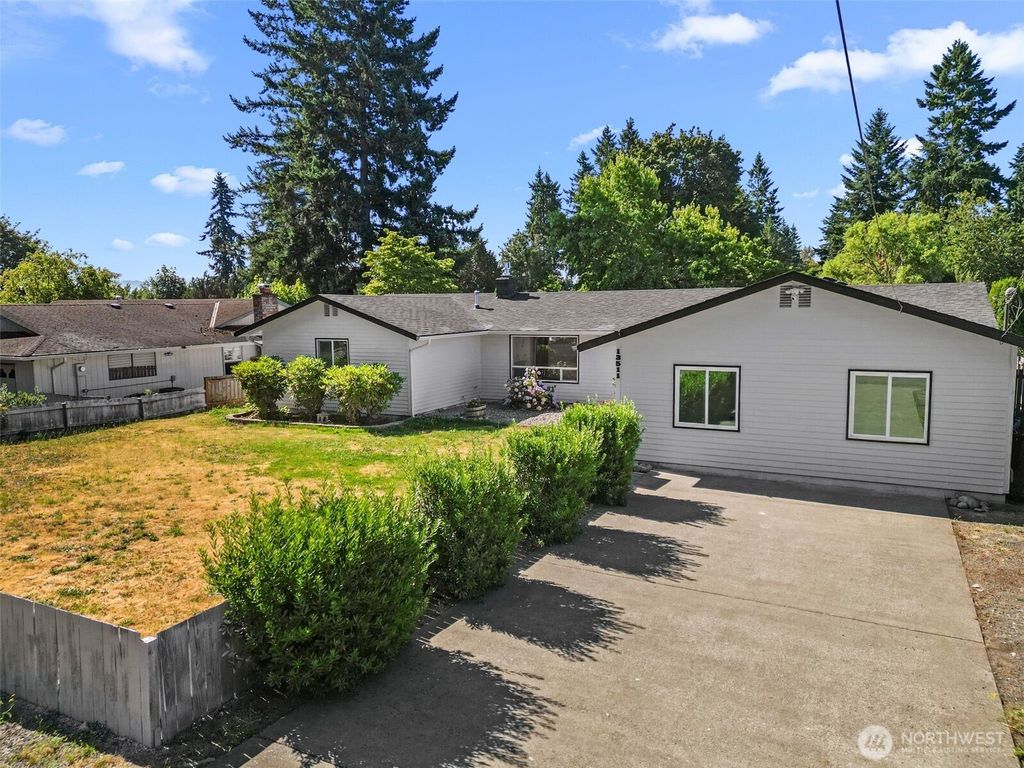 Photo of 13511 SE 266th Street, Kent, WA 98042 (MLS # 2404300)