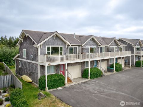 Photo of 315 5th Street NW #101, Long Beach, WA 98631 (MLS # 2391252)
