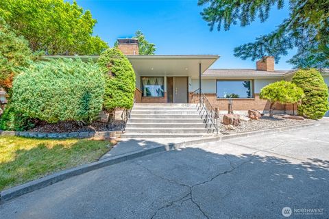 Photo of 386 Mocliff Road, Ephrata, WA 98823 (MLS # 2404193)