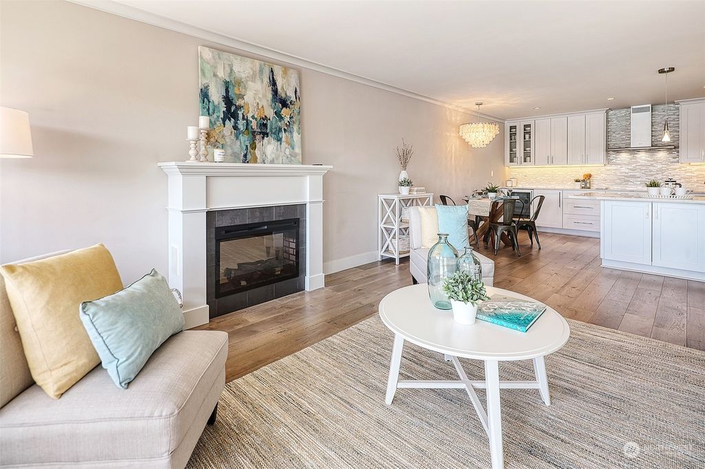 Photo of 515 Lake Street S #209, Kirkland, WA 98033 (MLS # 2218446)