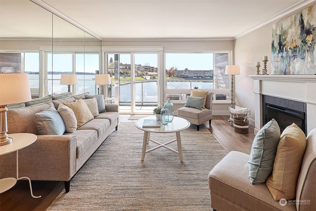 Photo of 515 Lake Street S #209, Kirkland, WA 98033 (MLS # 2218446)