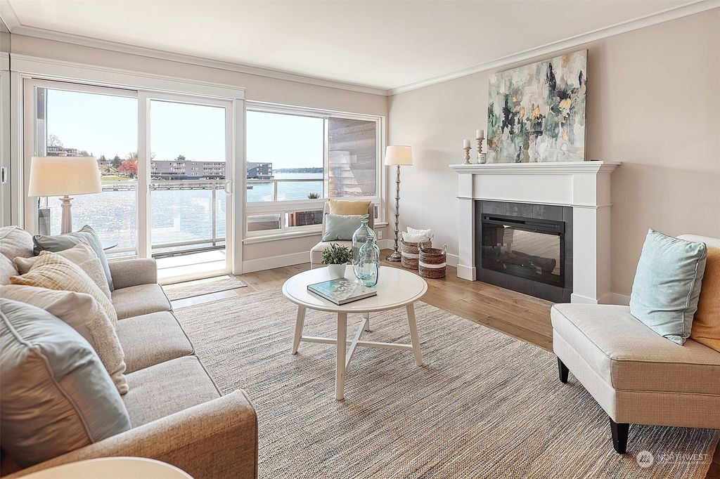 Photo of 515 Lake Street S #209, Kirkland, WA 98033 (MLS # 2218446)