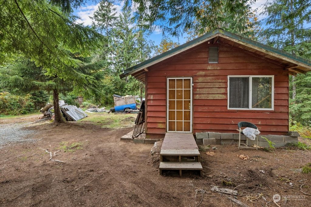 Photo of 52932 Riverside Road, Gold Bar, WA 98251 (MLS # 2286244)