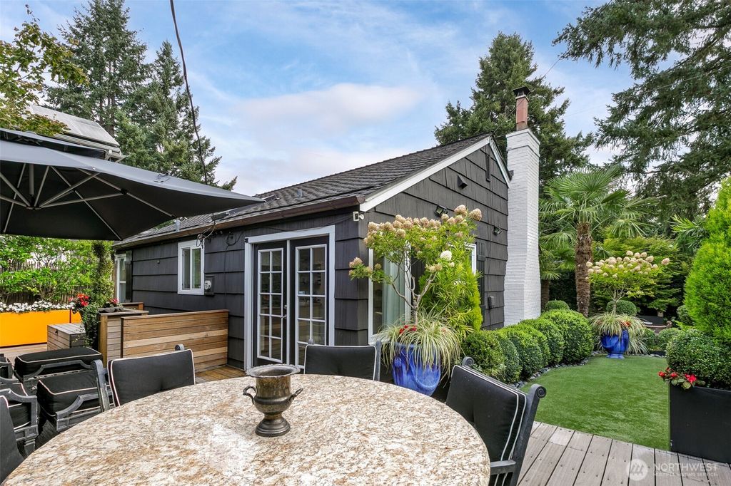 Photo of 10303 15th Avenue NE, Seattle, WA 98125 (MLS # 2427134)