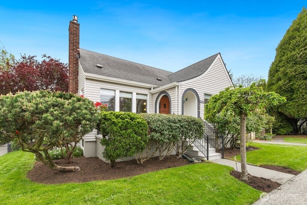 Photo of 1471 NW 77th Street, Seattle, WA 98117 (MLS # 2514774)