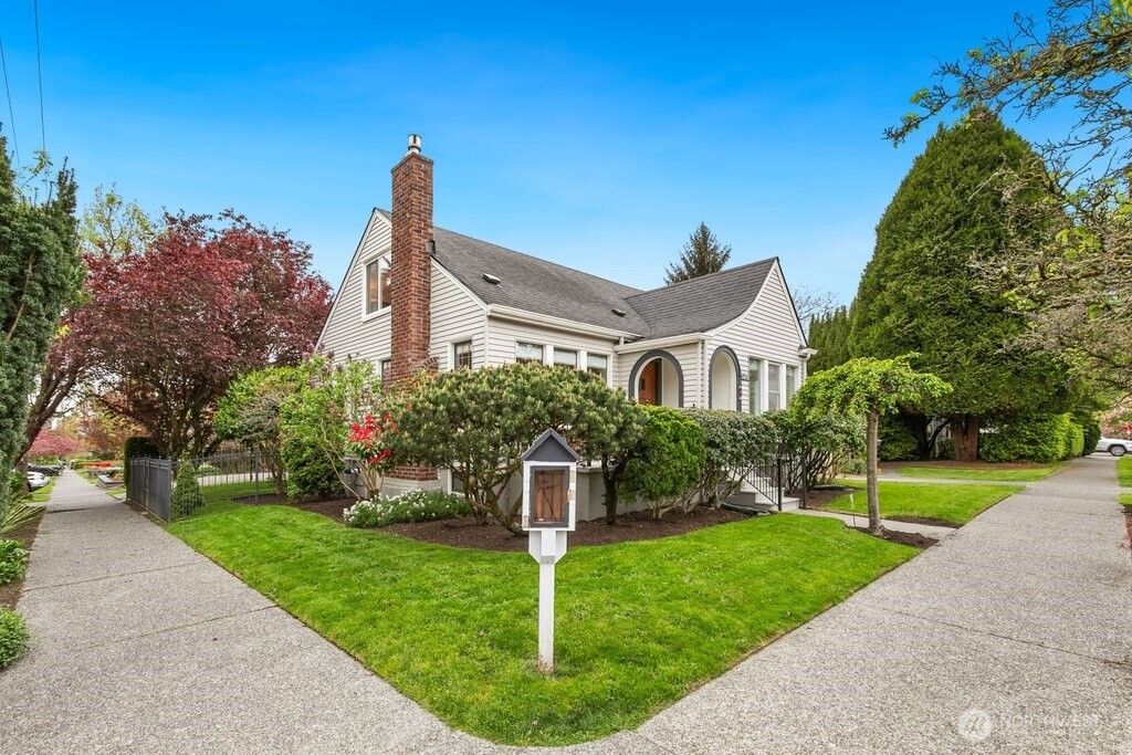 Photo of 1471 NW 77th Street, Seattle, WA 98117 (MLS # 2514774)