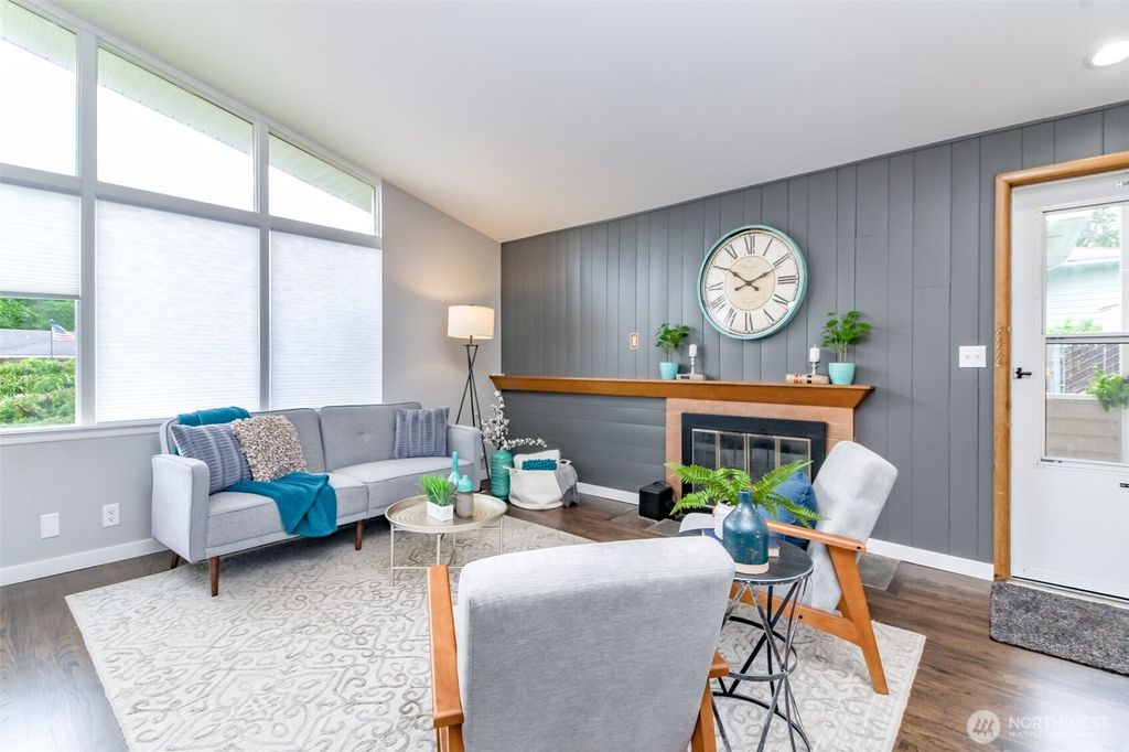 Photo of 17014 4th Avenue S, Burien, WA 98148 (MLS # 2383147)