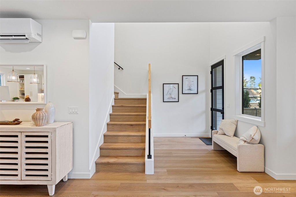 Photo of 12847 NE 112th Street, Kirkland, WA 98033 (MLS # 2585575)
