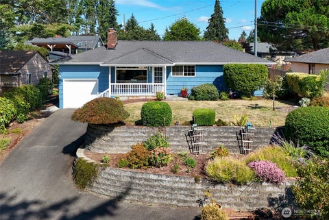 Photo of 922 NE 150th Street, Shoreline, WA 98155 (MLS # 2579183)