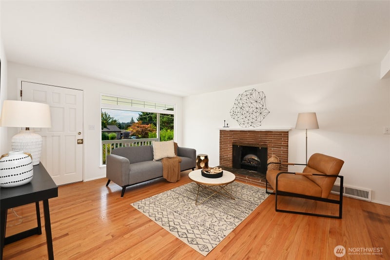 922 NE 150th Street