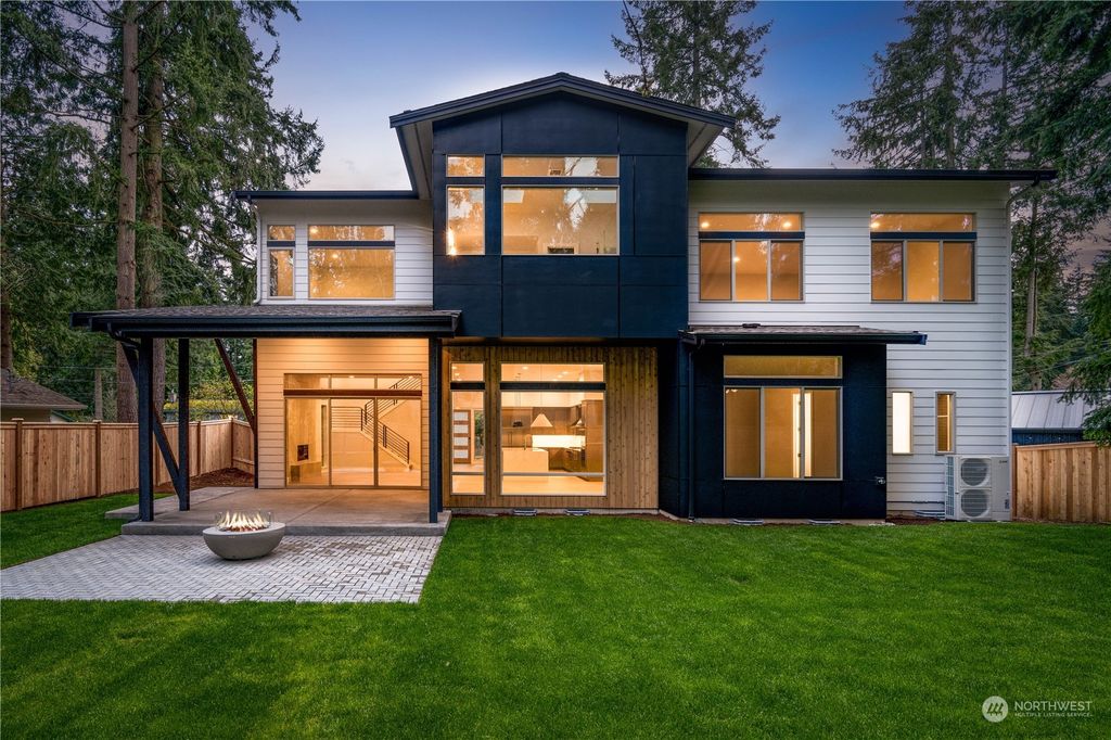 Photo of 12810 NE 68th Street, Kirkland, WA 98033 (MLS # 2060554)