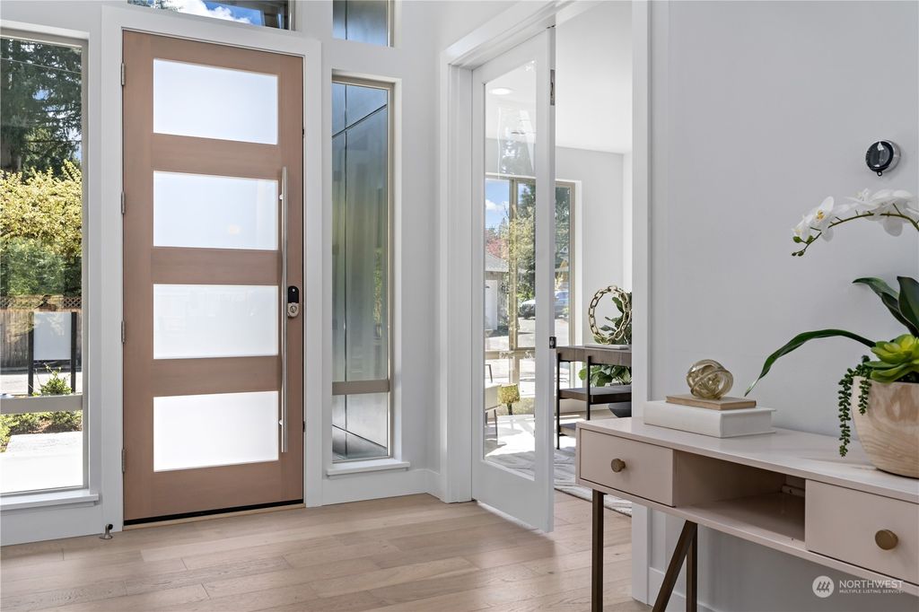 Photo of 12810 NE 68th Street, Kirkland, WA 98033 (MLS # 2060554)