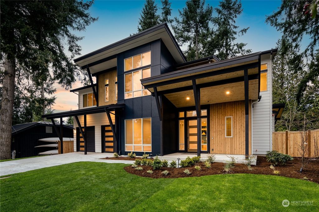 Photo of 12810 NE 68th Street, Kirkland, WA 98033 (MLS # 2060554)