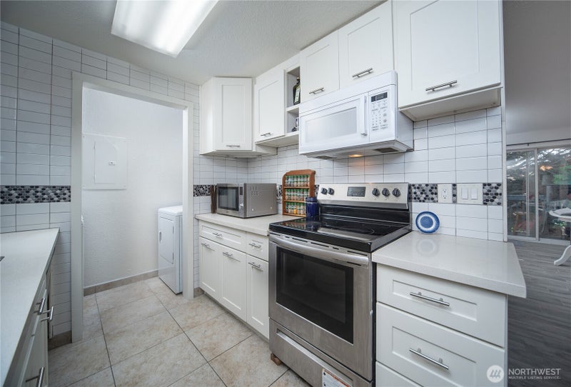 16817 Larch Way D206