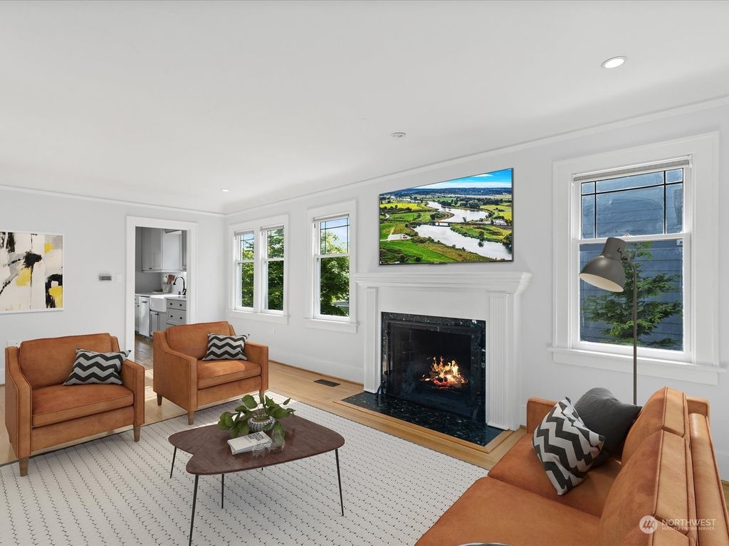 Photo of 900 W Emerson Street, Seattle, WA 98119 (MLS # 2281020)