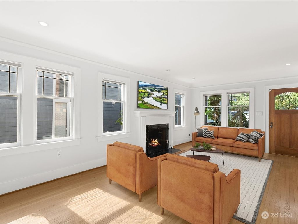 Photo of 900 W Emerson Street, Seattle, WA 98119 (MLS # 2281020)