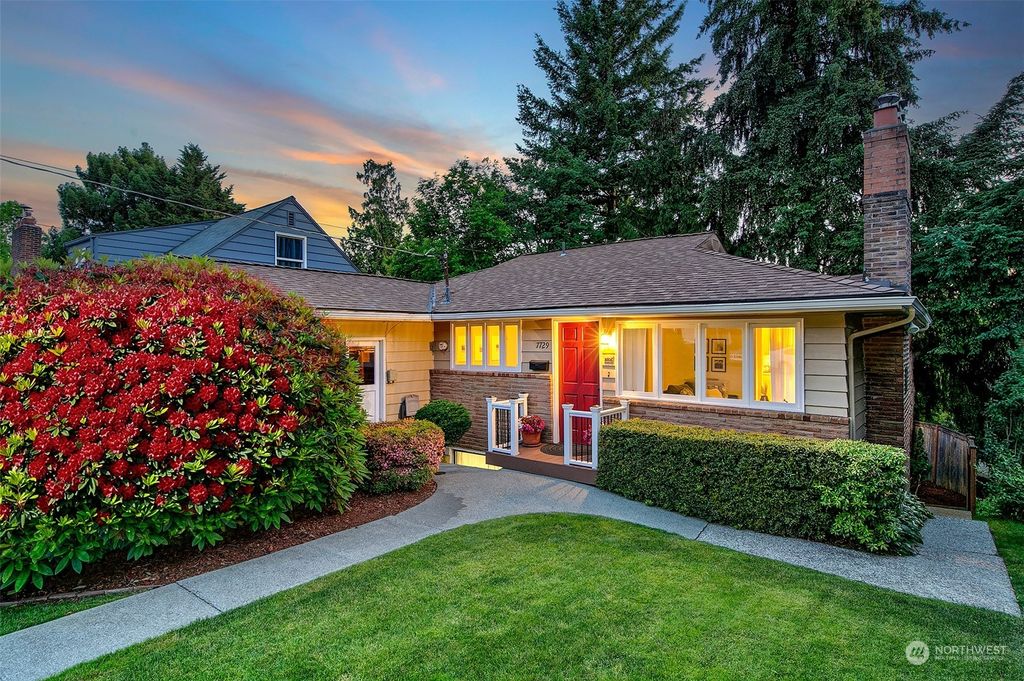 Photo of 7729 1st Avenue NE, Seattle, WA 98115 (MLS # 2251115)