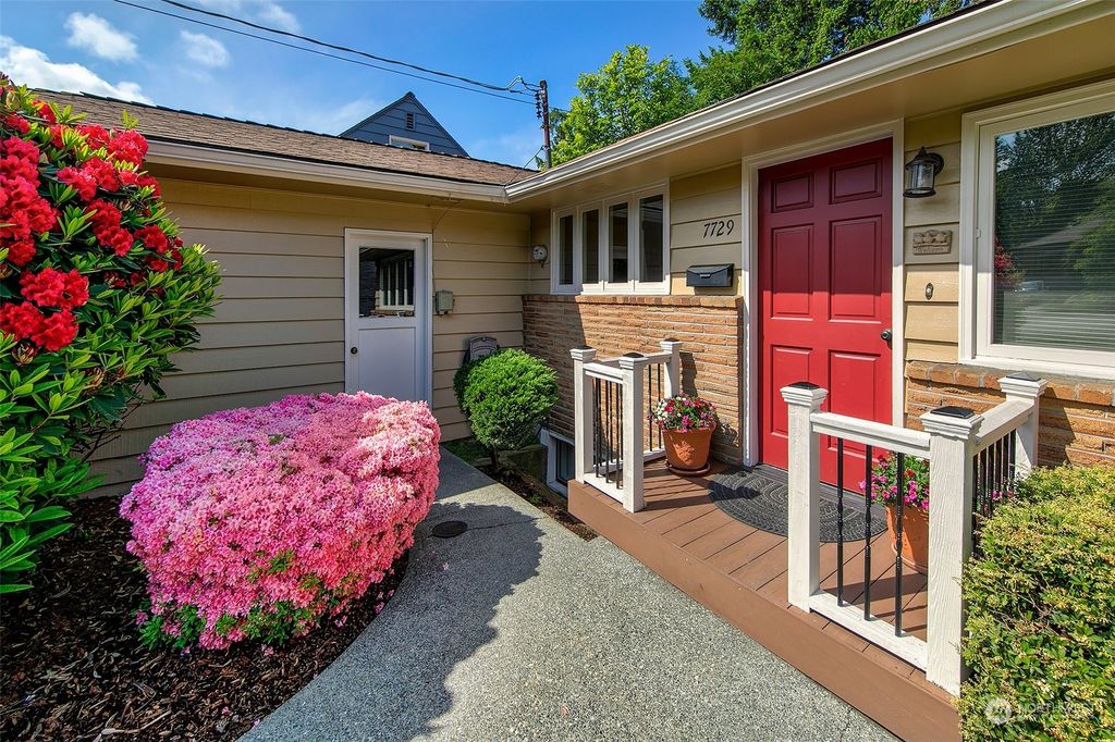 Photo of 7729 1st Avenue NE, Seattle, WA 98115 (MLS # 2251115)