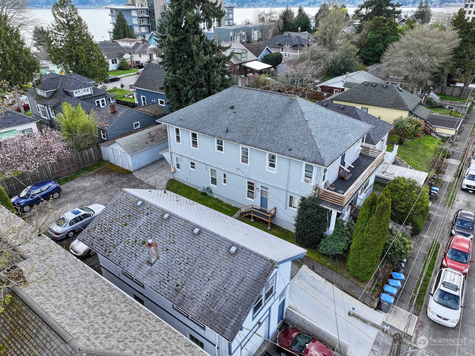 902 Pleasant Ave.