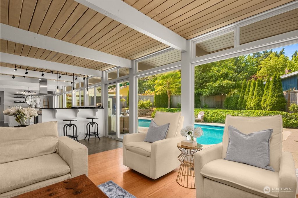 Photo of 8818 SE 62nd Street, Mercer Island, WA 98040 (MLS # 2125414)