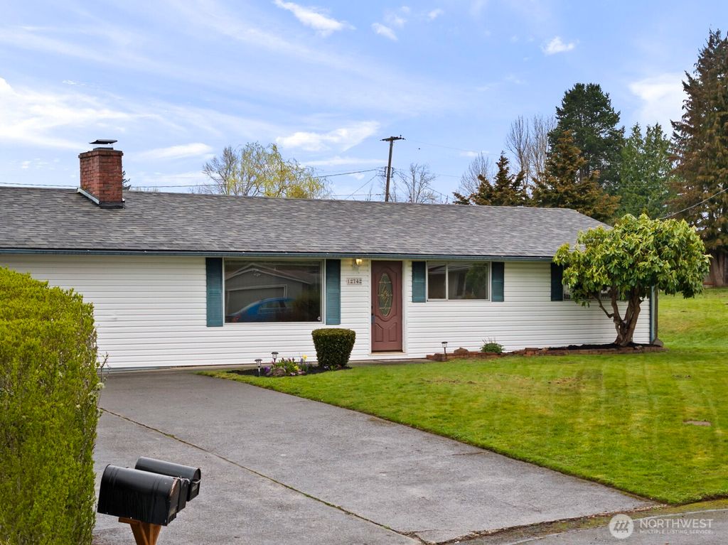 Photo of 12742 SE 171st Place, Renton, WA 98058 (MLS # 2353513)