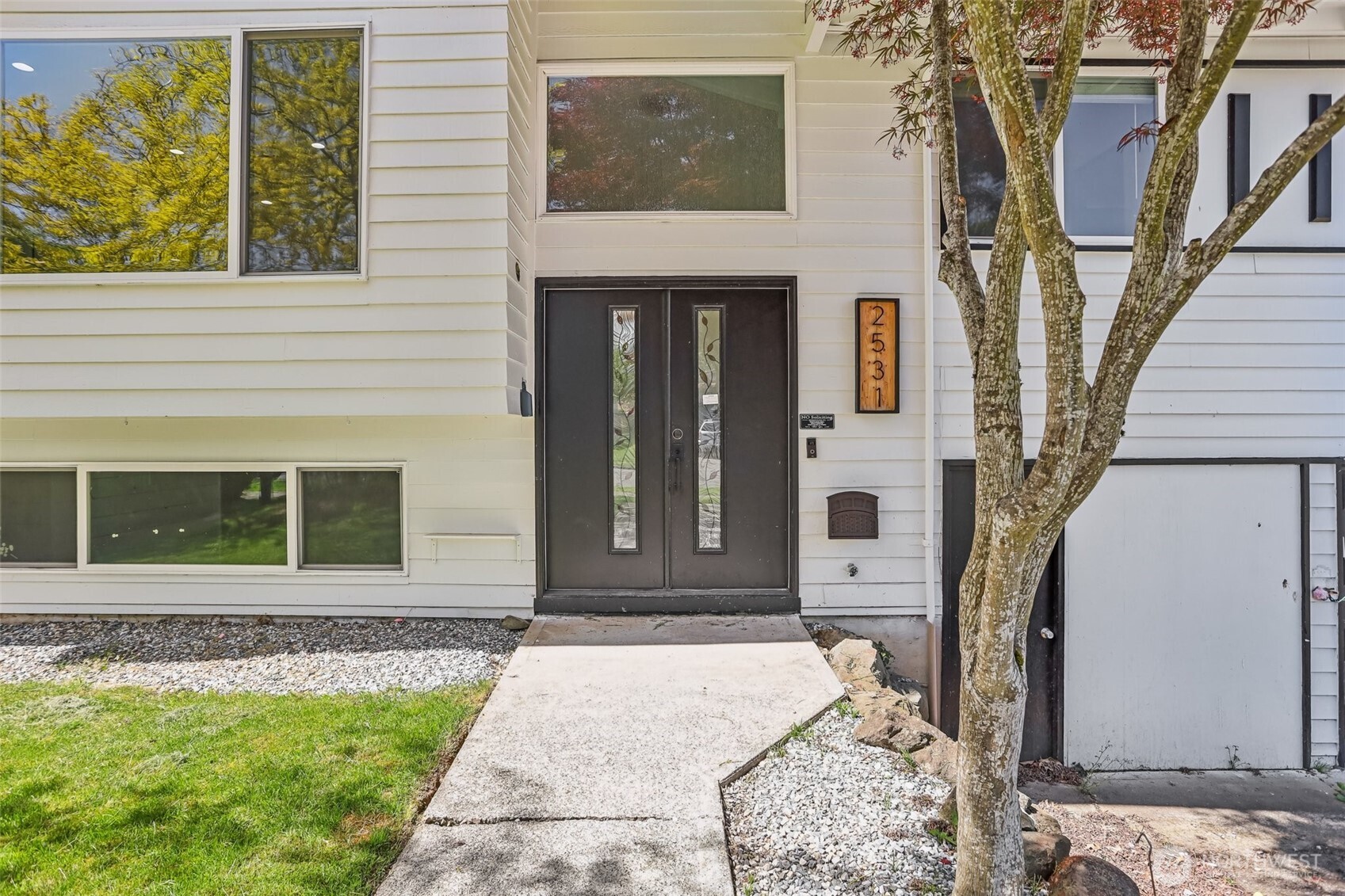 2531 Smithers Avenue S