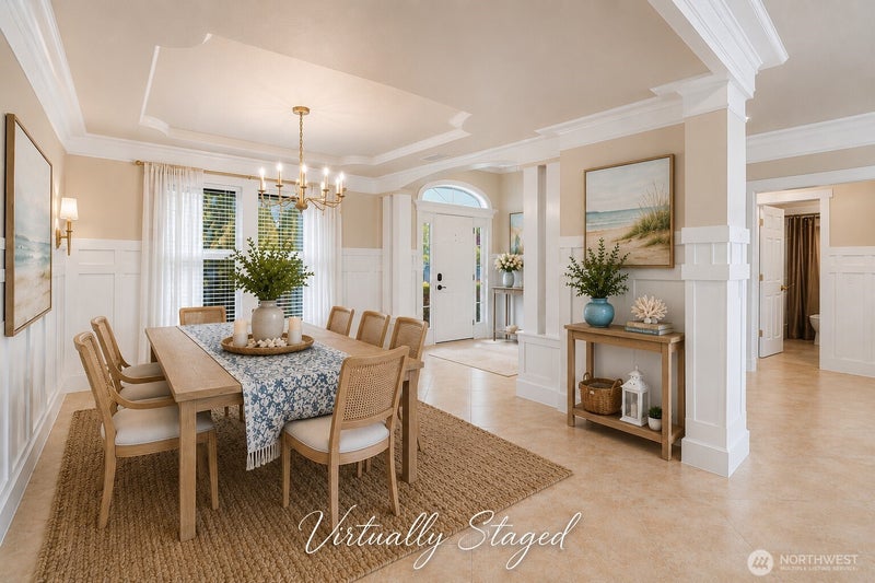 838 W Gladstone Drive