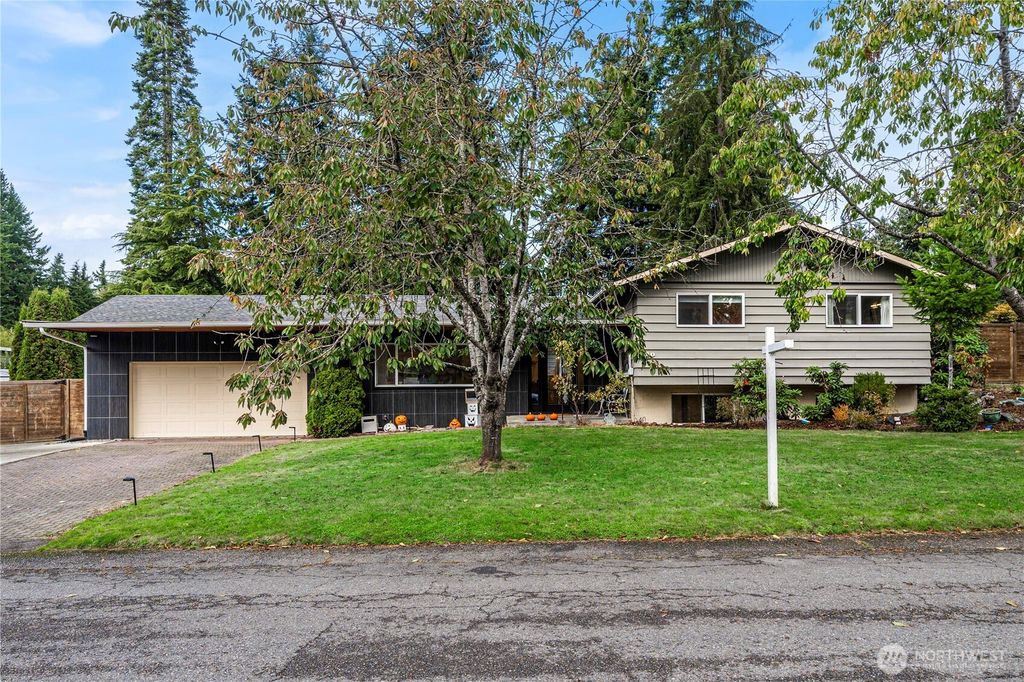 Photo of 620 S 301st Street, Federal Way, WA 98003 (MLS # 2515235)