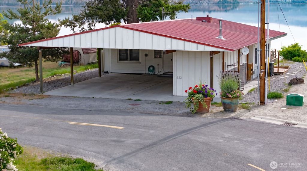 Photo of 622 1ST STREET ST, Brewster, WA 98812 (MLS # 2510850)