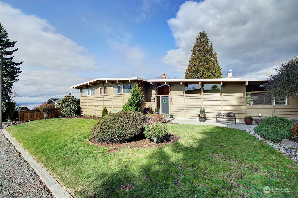 Photo of 12872 Shorecrest Drive SW, Burien, WA 98146 (MLS # 2209389)