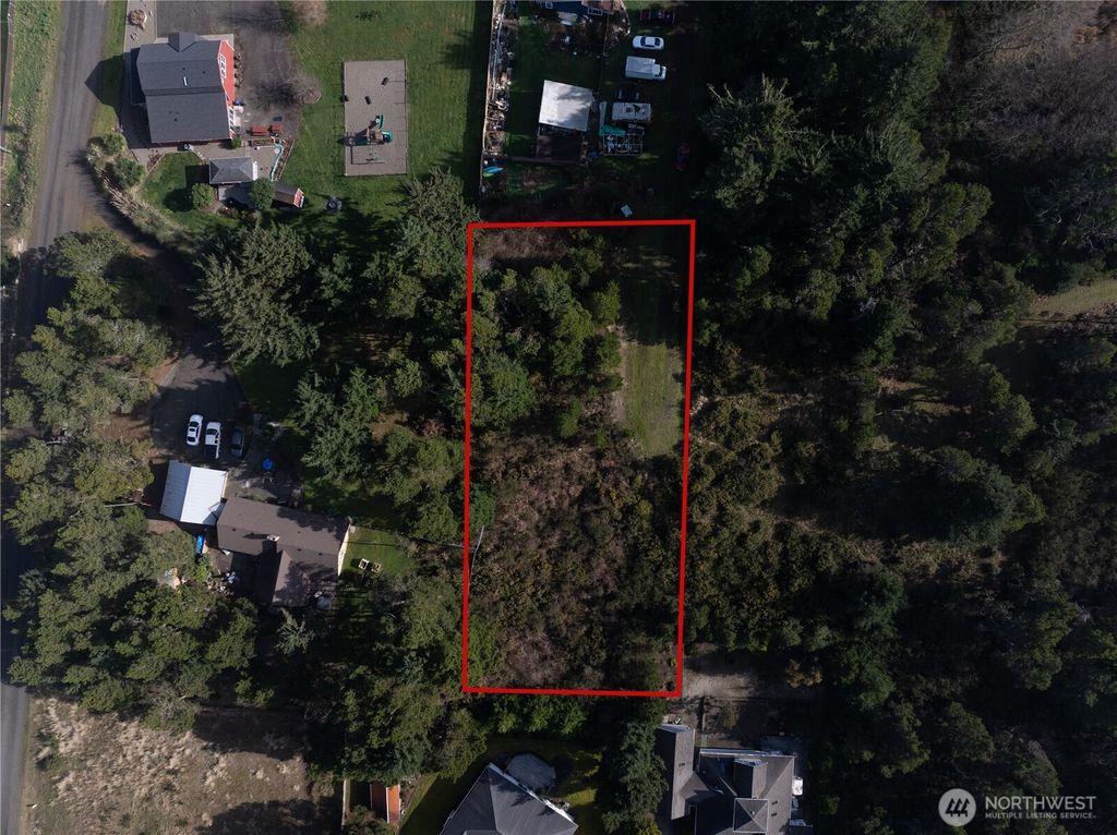 Photo of 606 W Claymore Lane, Westport, WA 98595 (MLS # 2477998)