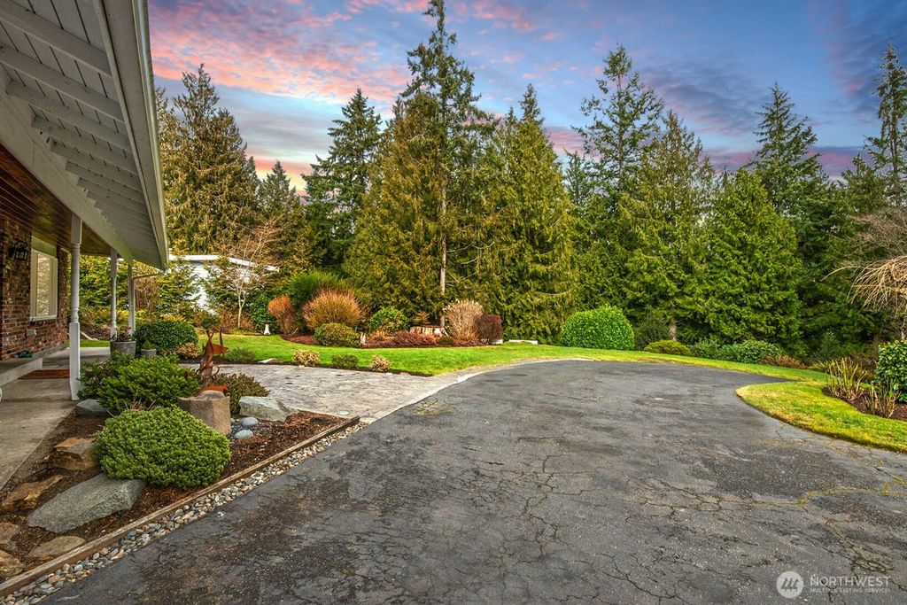 Photo of 12506 Maplewood Avenue, Edmonds, WA 98026 (MLS # 2333798)