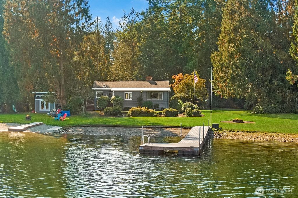 Photo of 31602 W Lake Morton Drive SE, Kent, WA 98042 (MLS # 2442342)