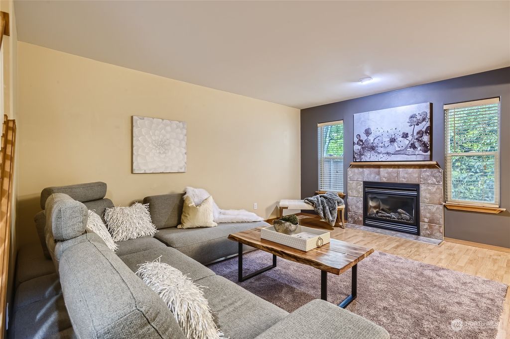 Photo of 14713 Manor Way #B, Lynnwood, WA 98087 (MLS # 2073373)