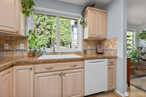 Photo of 13804 SE 255th Place, Kent, WA 98042 (MLS # 2404964)