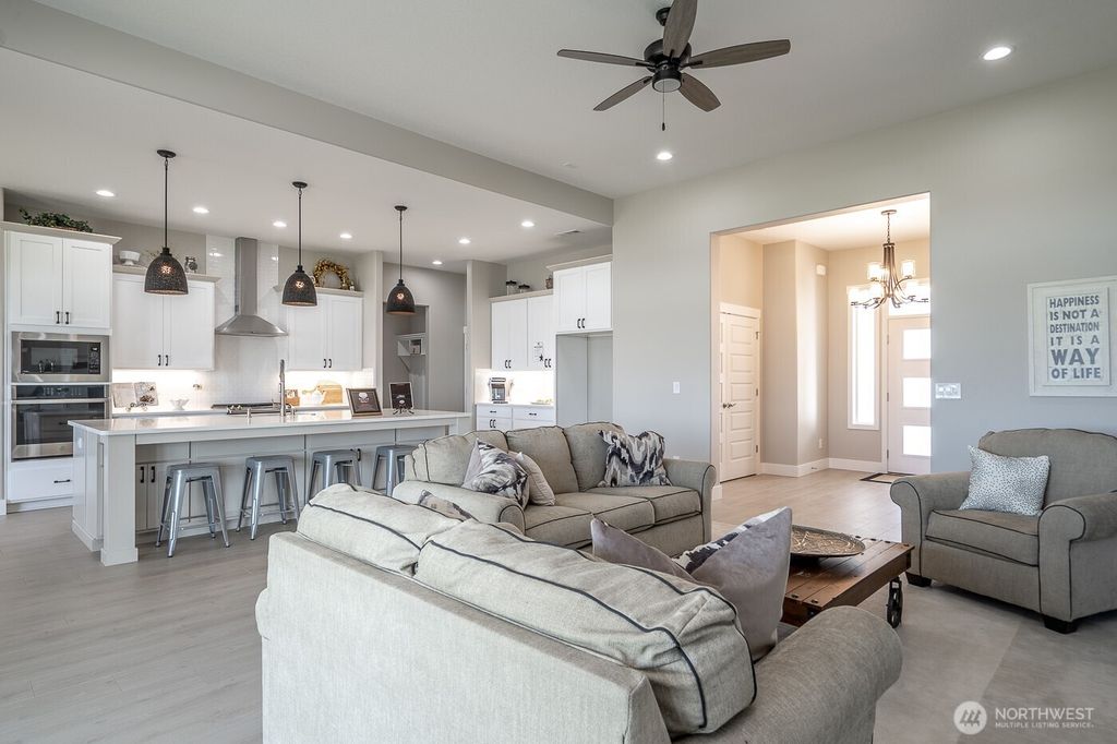 Photo of 1196 7th Avenue NE, Ephrata, WA 98823 (MLS # 2477669)