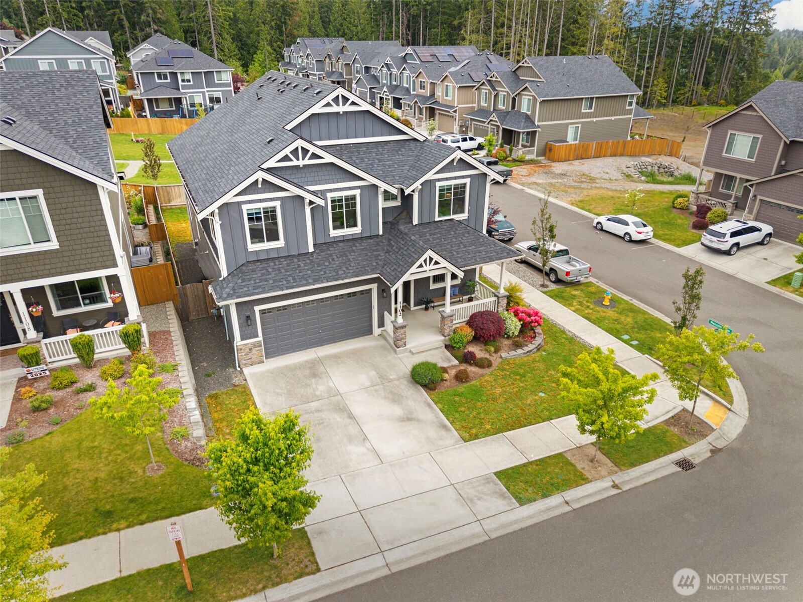 1102 NW Knob Hill Lane