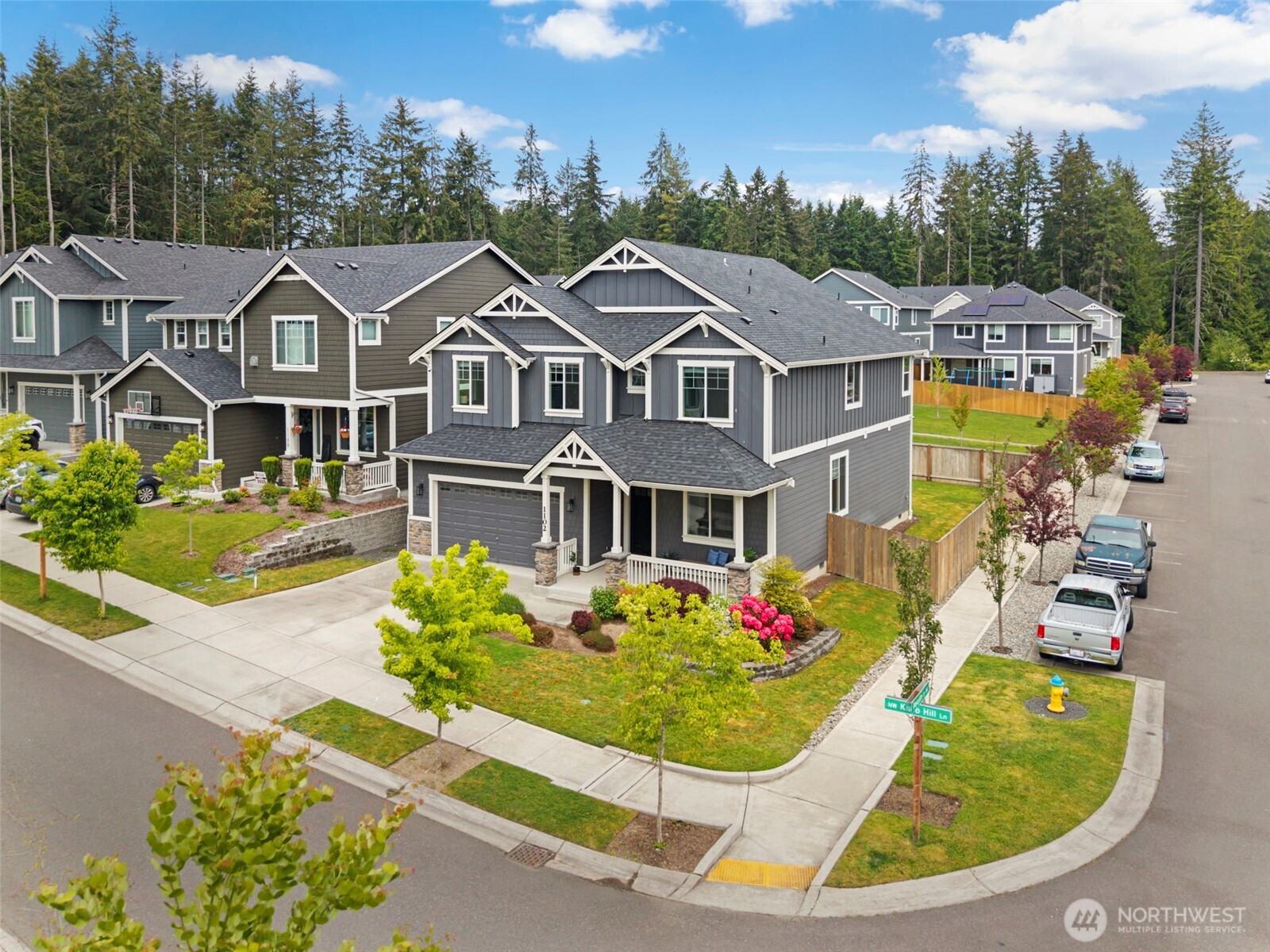 1102 NW Knob Hill Lane