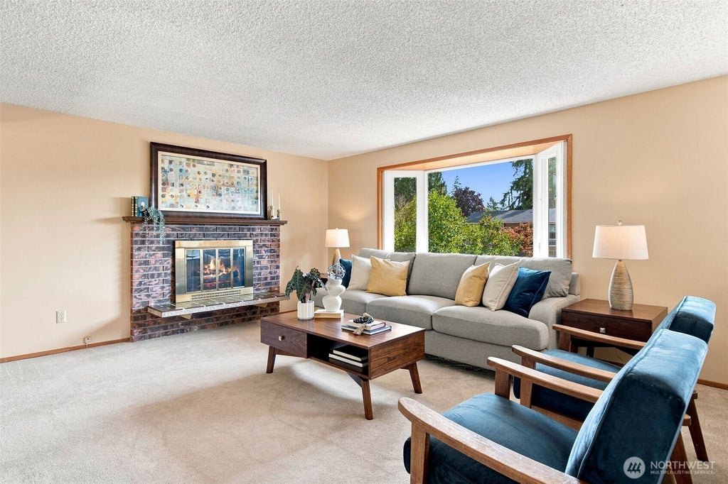 Photo of 15808 NE 112th Street, Redmond, WA 98052 (MLS # 2574981)